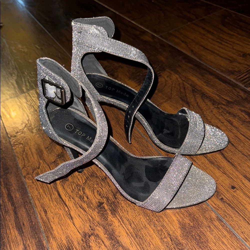TOP Moda Silver Elegant Heels